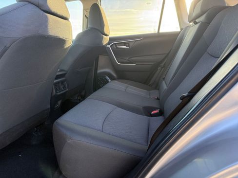 Used 2025 Toyota RAV4 XLE image 27