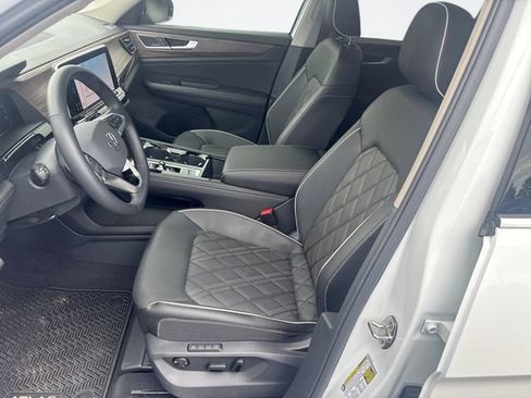 Used 2025 Volkswagen Atlas SEL Premium R-Line AWD/4WD image 11