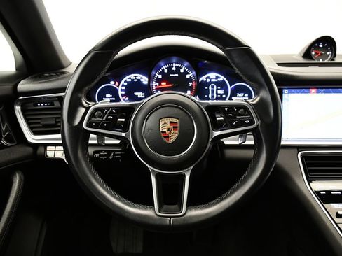 Used 2020 Porsche Panamera 4 image 24