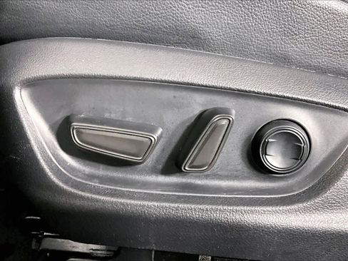 Used 2021 Toyota Camry SE FWD image 31