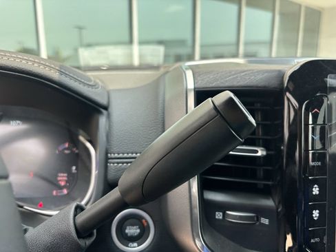 New 2026 RAM 3500 Laramie AWD/4WD image 24