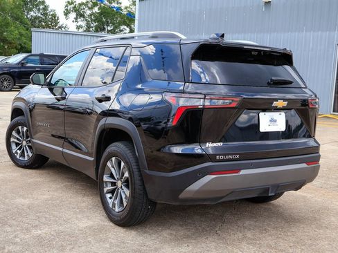 Used 2025 Chevrolet Equinox LT FWD image 2