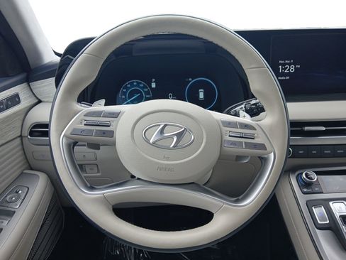 Used 2024 Hyundai Palisade Calligraphy image 12