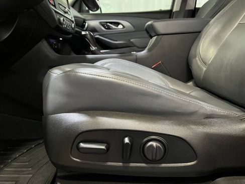 Used 2019 Chevrolet Traverse Premier AWD/4WD image 16