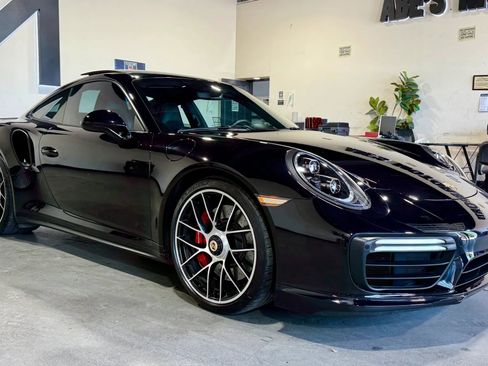 Used 2019 Porsche 911 4 Coupe AWD/4WD image 2