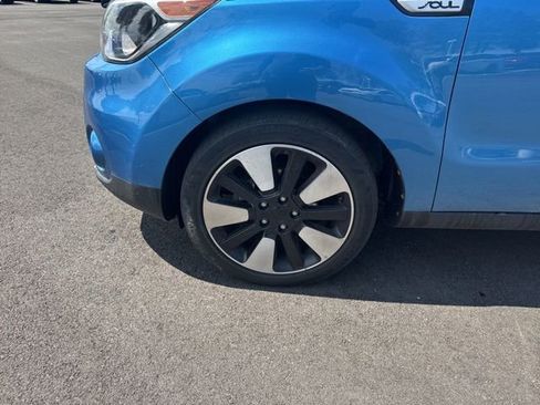 Used 2019 Kia Soul + FWD image 17