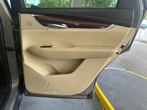 Used 2018 Cadillac XT5 Luxury w/ Driver Awareness Package FWD image 31