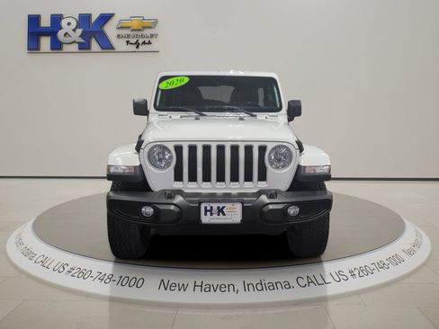 Used 2020 Jeep Wrangler Unlimited Sahara w/ Uconnect 4C Nav & Sound Group AWD/4WD image 2