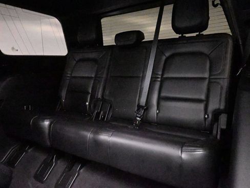 Used 2020 Lincoln Navigator Reserve w/ Luxury Package RWD image 16