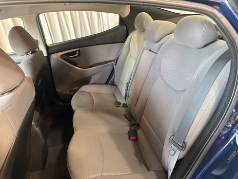 Used 2016 Hyundai Elantra SE w/ Option Group 02 FWD image 16