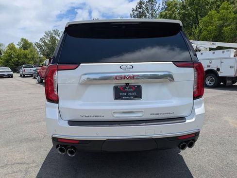 Used 2024 GMC Yukon XL Denali AWD/4WD image 5