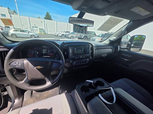 Used 2018 Chevrolet Silverado 3500 W/T RWD image 12