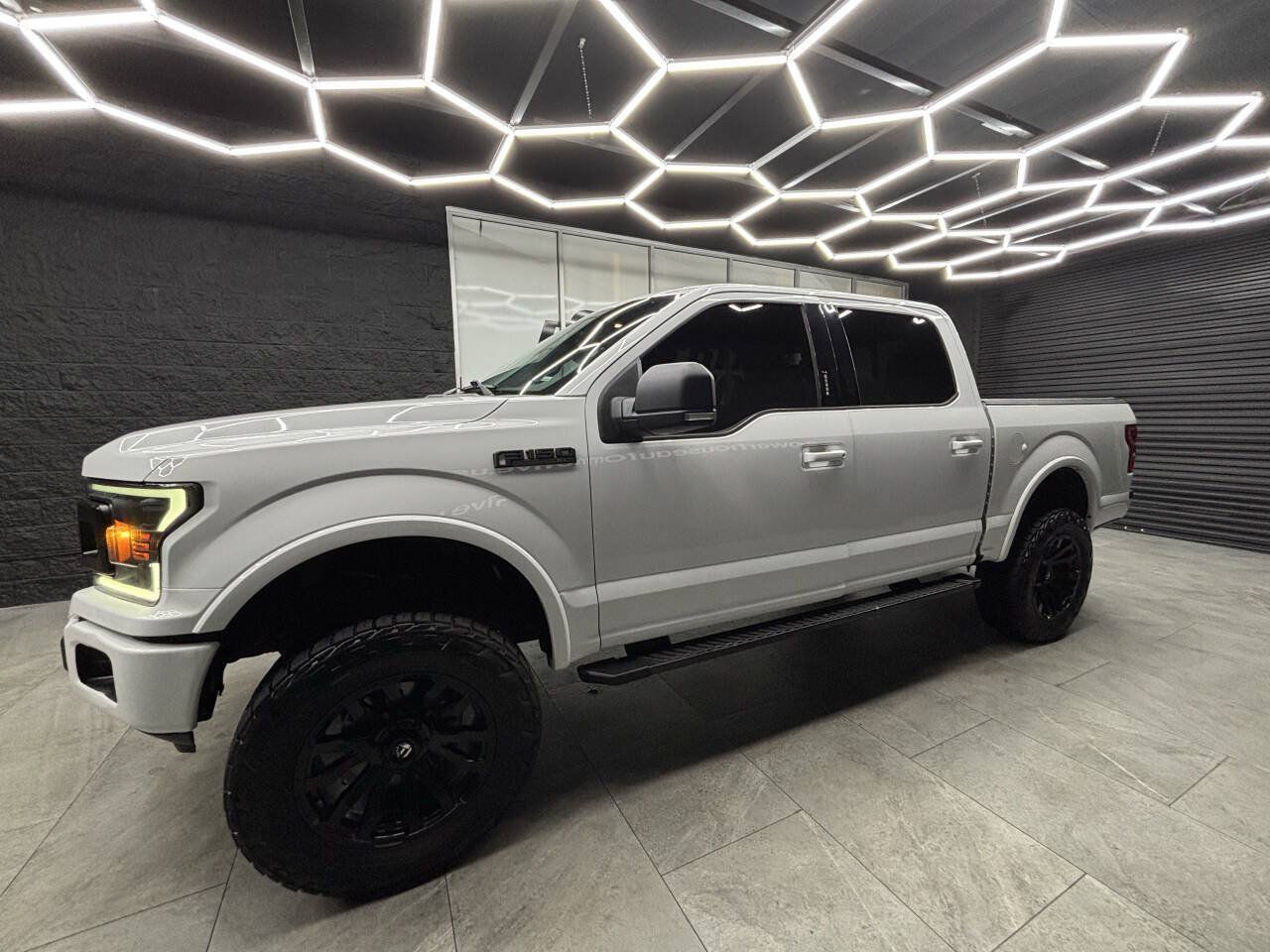 Used 2018 Ford F150 XLT w/ Equipment Group 302A Luxury RWD image 7