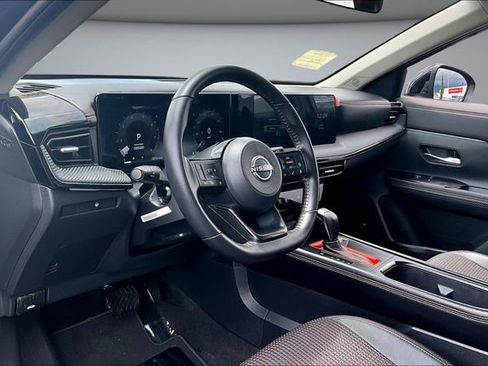 Certified 2025 Nissan Kicks SR AWD/4WD image 16