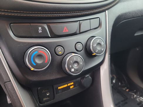 Used 2020 Chevrolet Trax LS w/ Tint and Cruise Package FWD image 22