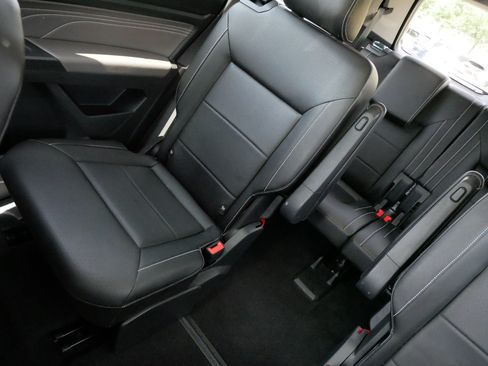 Certified 2023 Volkswagen Atlas SE w/ Panoramic Sunroof Package AWD/4WD image 12