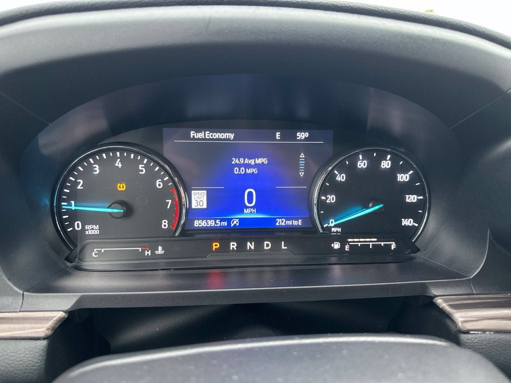 Used 2021 Ford Explorer Limited w/ Equipment Group 301A AWD/4WD image 18