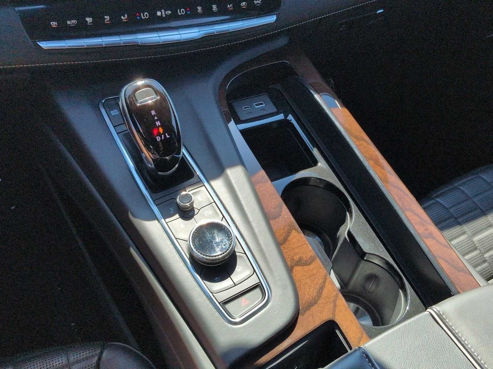 Used 2021 Cadillac Escalade ESV Sport Platinum AWD/4WD image 18