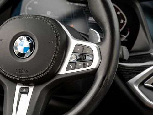 Used 2021 BMW X7 M50i w/ Dynamic Handling Package AWD/4WD image 18