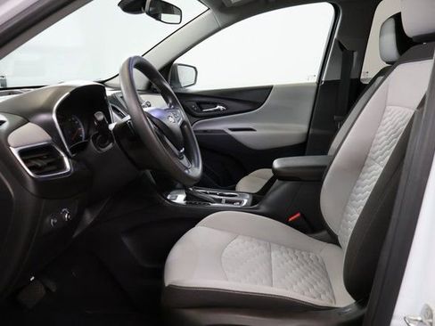 Used 2021 Chevrolet Equinox LS w/ LS Convenience Package image 11