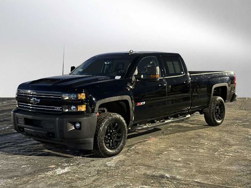 Used 2019 Chevrolet Silverado 2500 LTZ w/ Duramax Plus Package image 7