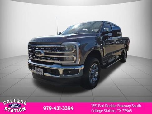Used 2025 Ford F250 Lariat w/ Chrome Package image 2