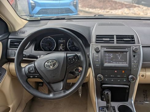 Used 2017 Toyota Camry LE FWD image 18