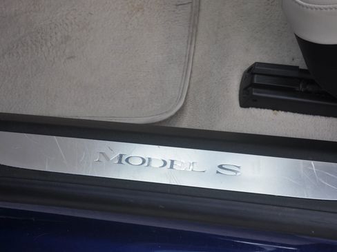 Used 2017 Tesla Model S 75 RWD image 29