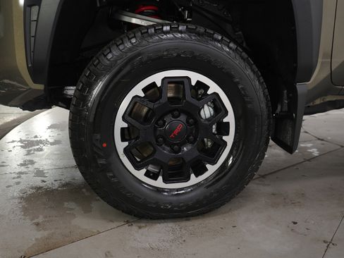 Used 2026 Toyota Tacoma TRD Off-Road w/ TRD Off Road Upgrade Package AWD/4WD image 25