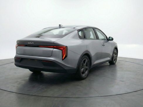 Used 2025 Kia K4 LXS image 9