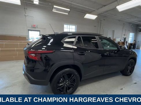 Used 2025 Chevrolet Trax ACTIV w/ Driver Confidence Package FWD image 10