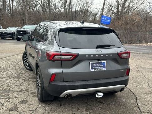 Certified 2024 Ford Escape SE w/ PHEV Premium Package image 5