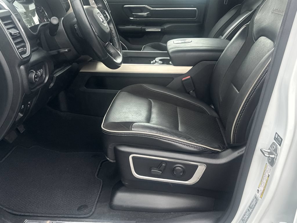 Used 2022 RAM 1500 Laramie AWD/4WD image 9