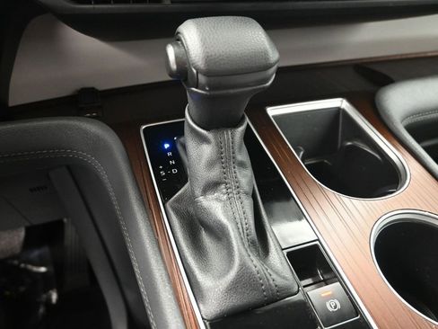 Used 2024 Toyota Sienna LE image 21