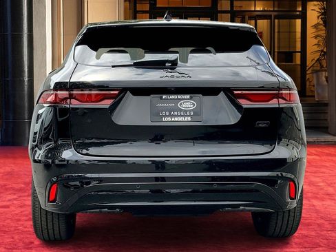 New 2026 Jaguar F-PACE R-Dynamic S image 3
