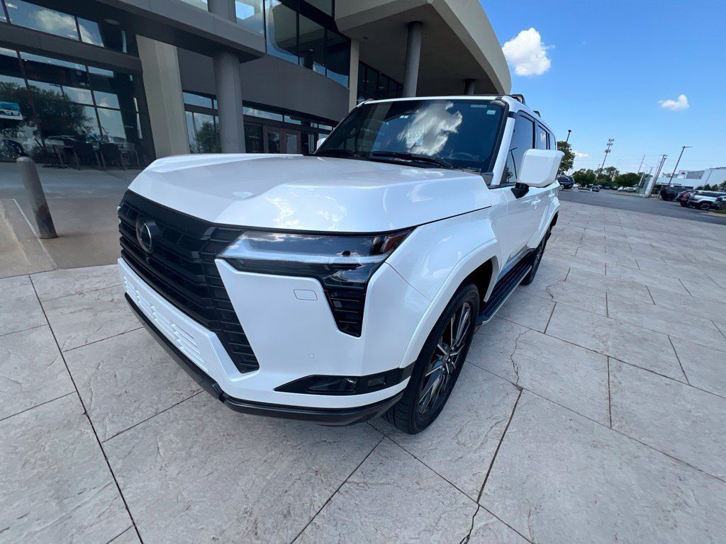 Used 2024 Lexus GX 550 w/ Cold Area Package AWD/4WD image 2