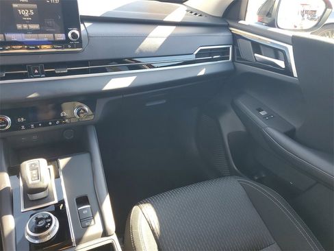 Used 2024 Mitsubishi Outlander ES image 19