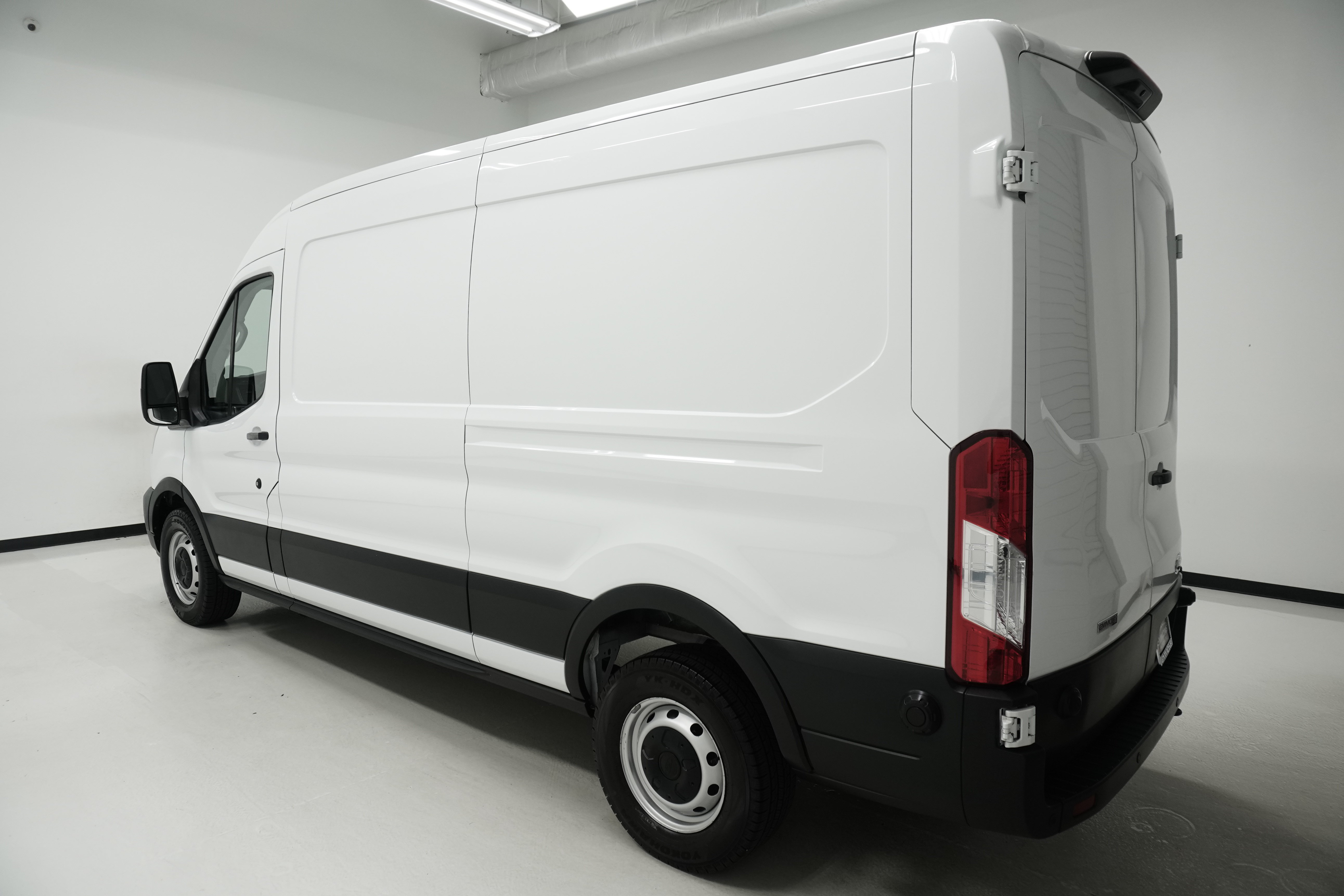 Used 2024 Ford Transit 150 148 Medium Roof w/ Load Area Protection Package RWD image 4