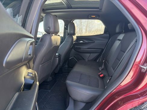 Used 2023 Chevrolet TrailBlazer RS w/ Sun and Liftgate Package image 17