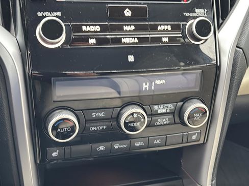 Used 2019 Subaru Ascent Limited w/ Popular Package #2A image 32