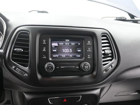 Used 2018 Jeep Compass Latitude AWD/4WD image 27