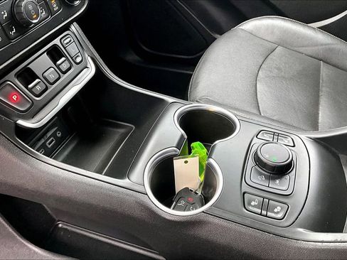 Used 2020 GMC Terrain SLT w/ Preferred Package image 19