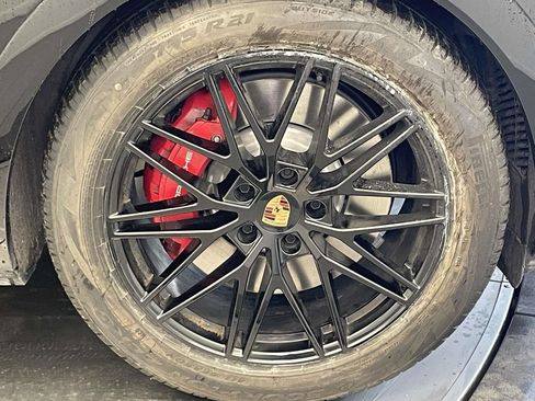 Certified 2025 Porsche Cayenne GTS AWD/4WD image 14