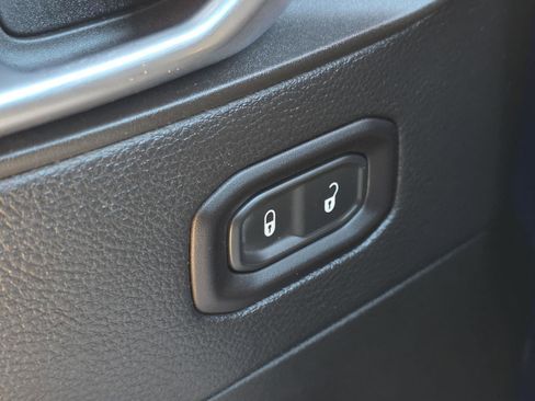 Used 2018 Jeep Wrangler Unlimited Rubicon image 10