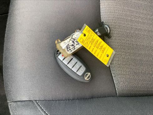 Used 2025 Nissan Altima 2.5 SV FWD image 15