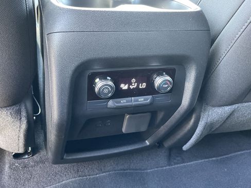 New 2025 GMC Acadia Elevation image 19