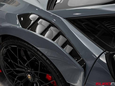 Used 2023 Lamborghini Huracan STO RWD image 16