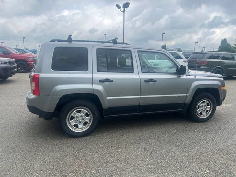 Used 2016 Jeep Patriot Sport FWD image 2