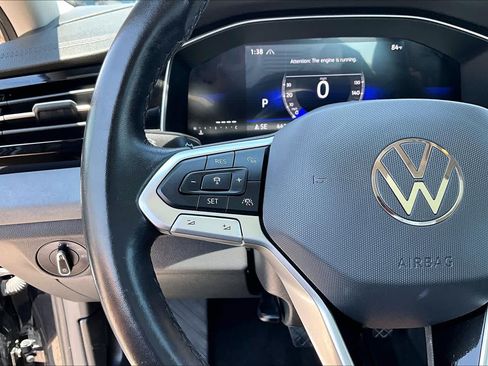 Used 2025 Volkswagen Jetta SE FWD image 24