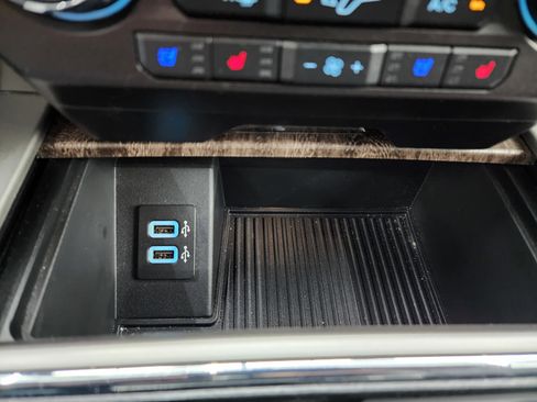 Used 2019 Ford F350 Lariat w/ Chrome Package image 58